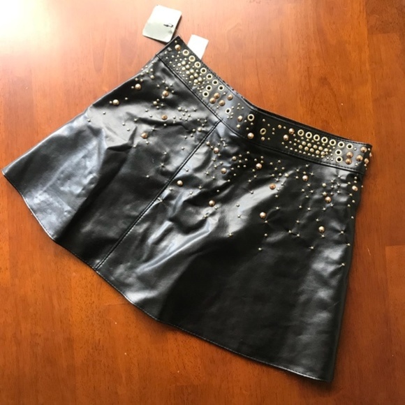 Zara Dresses & Skirts - NWT Zara Faux Leather Mini Skirt with Hardware